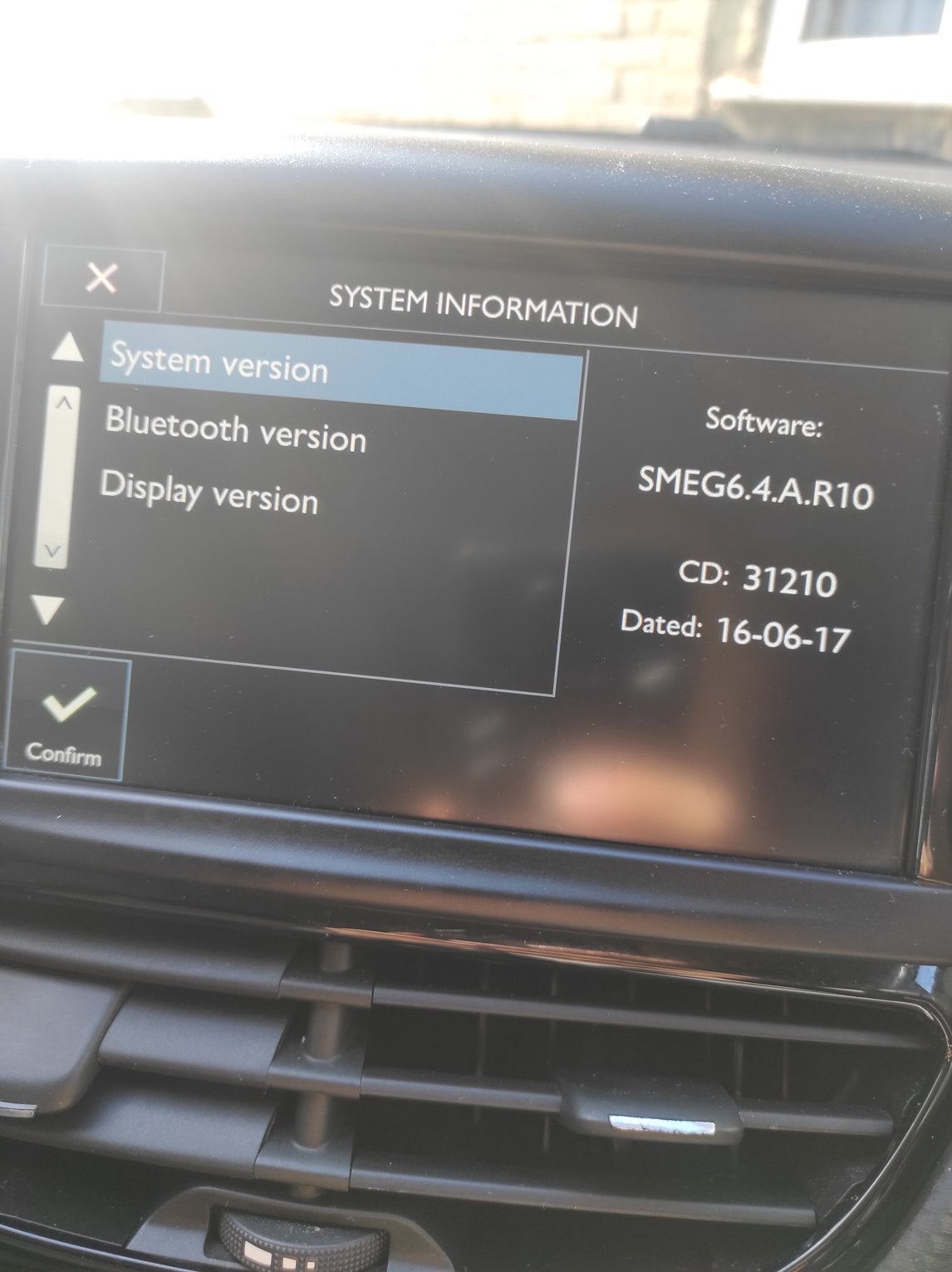 Enabling Carplay in 2015 Peugeot 208